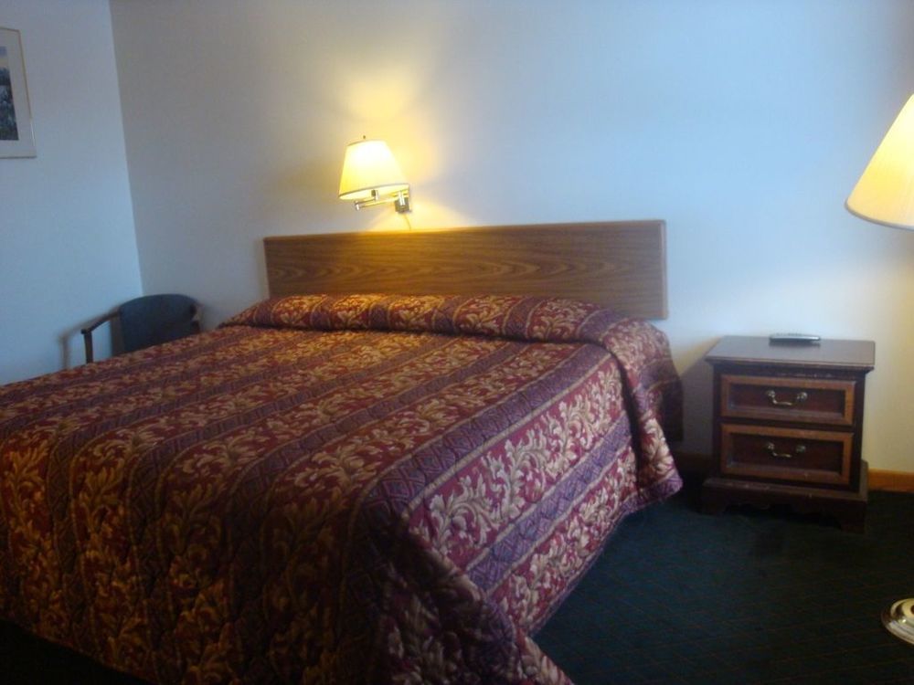 Currys Motel By Oyo Saginaw Mi Zimmer foto