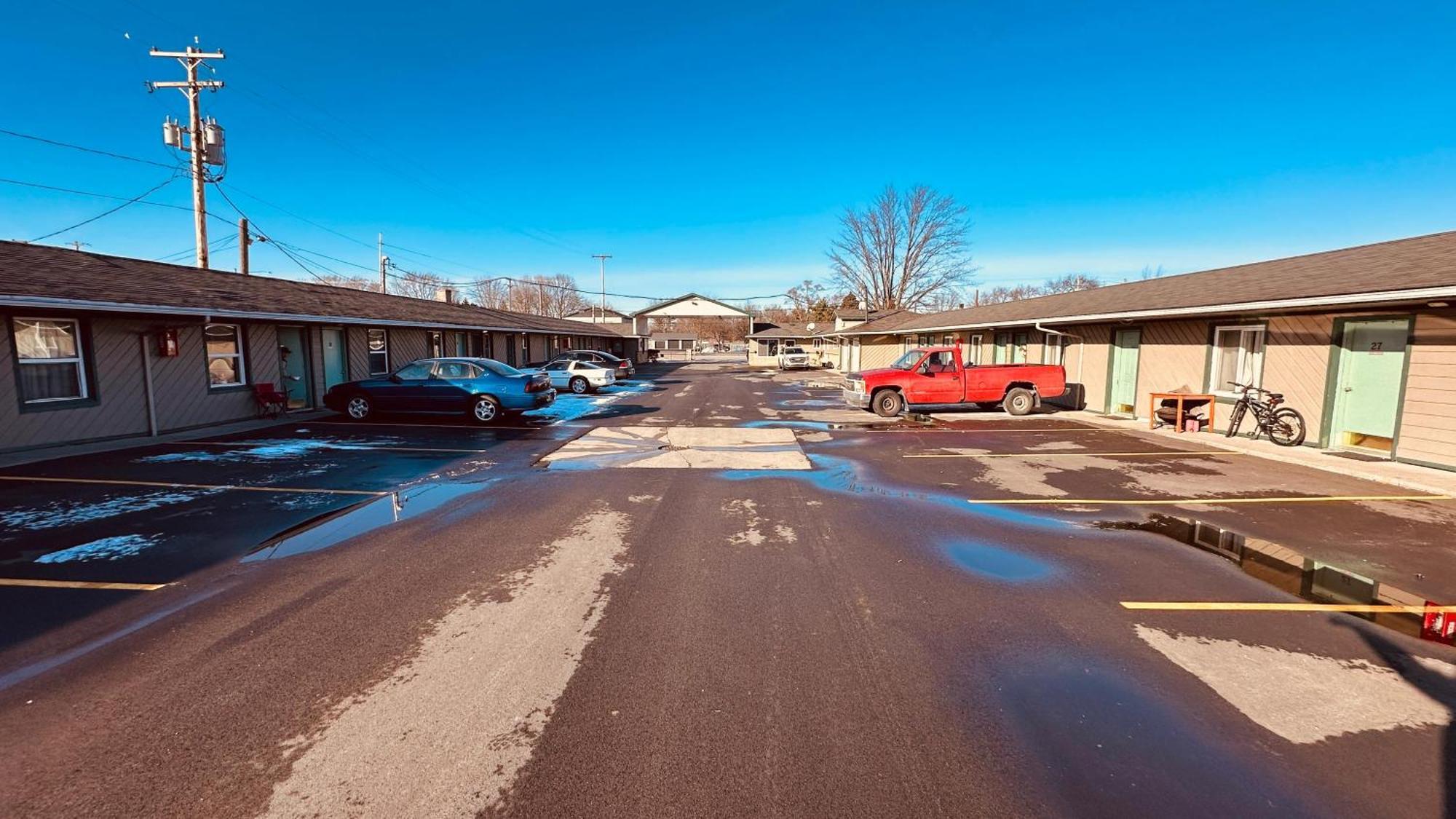 Currys Motel By Oyo Saginaw Mi Exterior foto
